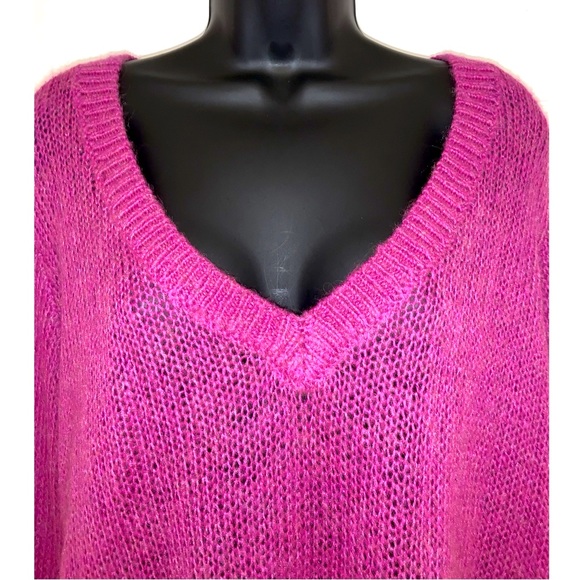 Lovers and Friends Rhiannon V Neck in fuchsia –– NWT - Picture 4 of 13